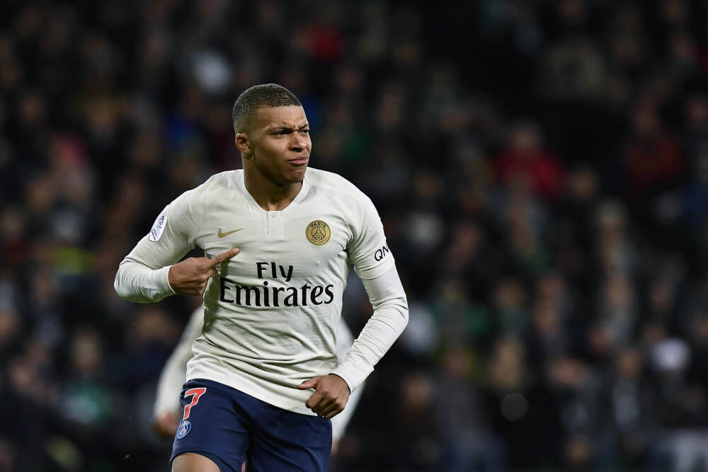 这不应该啊！库明加空位翻身跳投没能打进